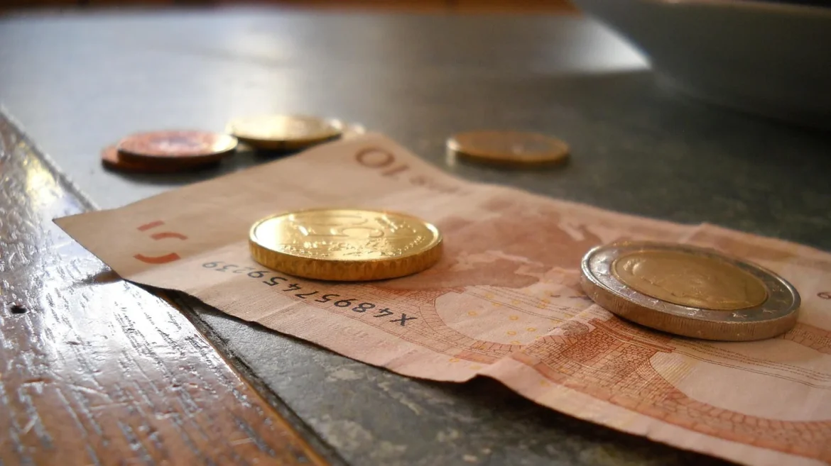 FNV luidt noodklok: ‘Minimabeleid Gooi en Vechtstreek lijkt op een postcodeloterij’