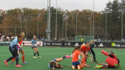 Hockeysters Laren gaan glimlachend richting de winterstop