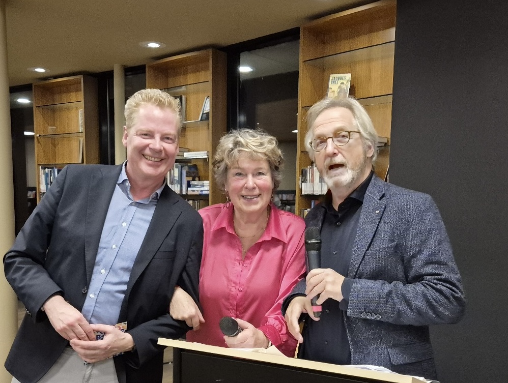 Niels Rood wint Groot Larens Dictee