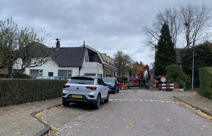 Laren maakt de Kleine Brink groener en ’regenklaar’