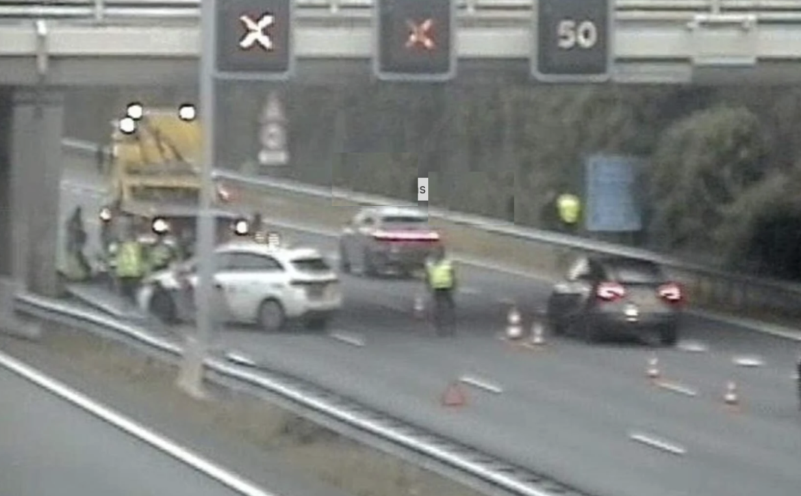 A1 weer volledig open na ongeval bij Naarden: lange file richting Amsterdam voorbij [update]