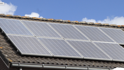 Zonnepanelen leveren steeds minder op: Noord-Hollandse huishoudens gemiddeld € 189 minder opbrengst in 2027.  In Laren  € 287 minder opbrengst