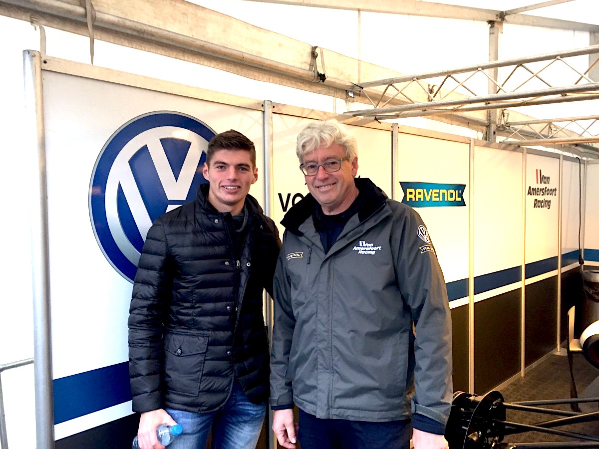 Van Amersfoort Racing viert jubileumfeest in Laren: ’Max Verstappen was van een andere planeet’