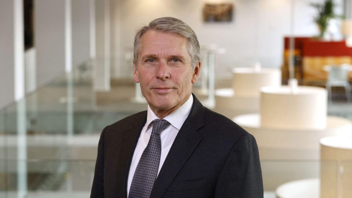 Wethouders Schimmel en Kruijt moeten vertrekken na motie van wantrouwen. Raad Gooise Meren heeft geen vertrouwen in samenwerking tussen kemphanen