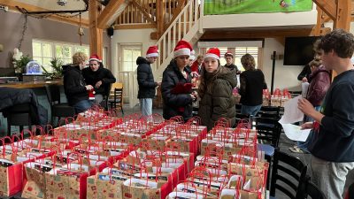 Kerspakketjes actie van het Brinkhuis