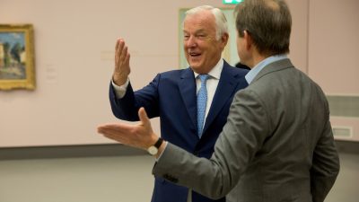 Met grote dankbaarheid neemt `Singer Laren afscheid van John Fentener van Vlissingen.