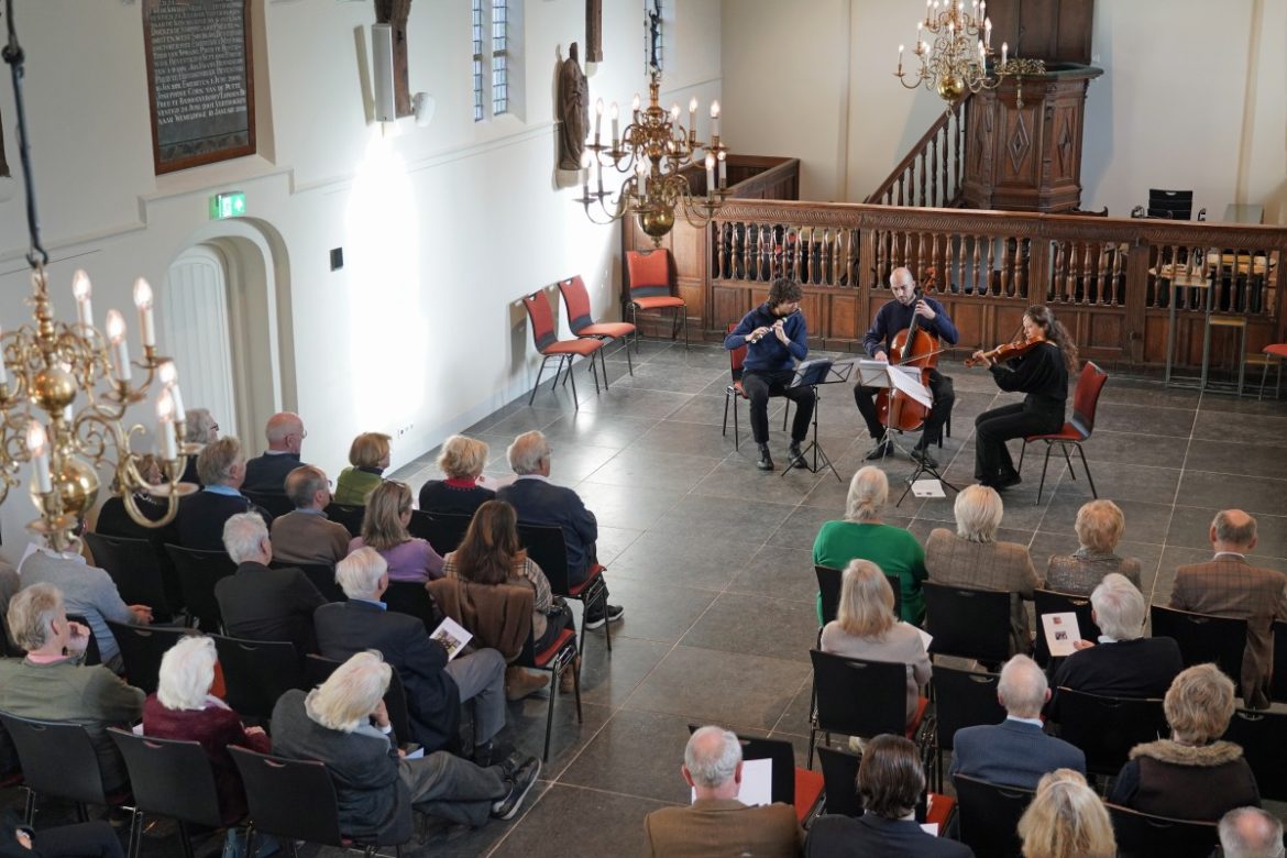 (foto repo) Sfeervolle barokmuziek door Intermezzo trio voor  ‘Vrienden van Laren Klassiek’