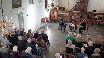 (foto repo) Sfeervolle barokmuziek door Intermezzo trio voor  ‘Vrienden van Laren Klassiek’