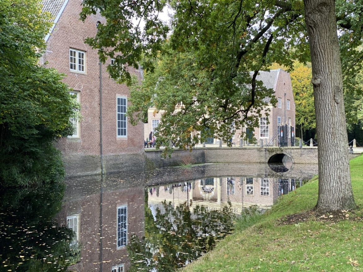 Betaald parkeren bij Kasteel Groeneveld in de maak: ’Het voortbestaan van het kasteel staat op het spel’