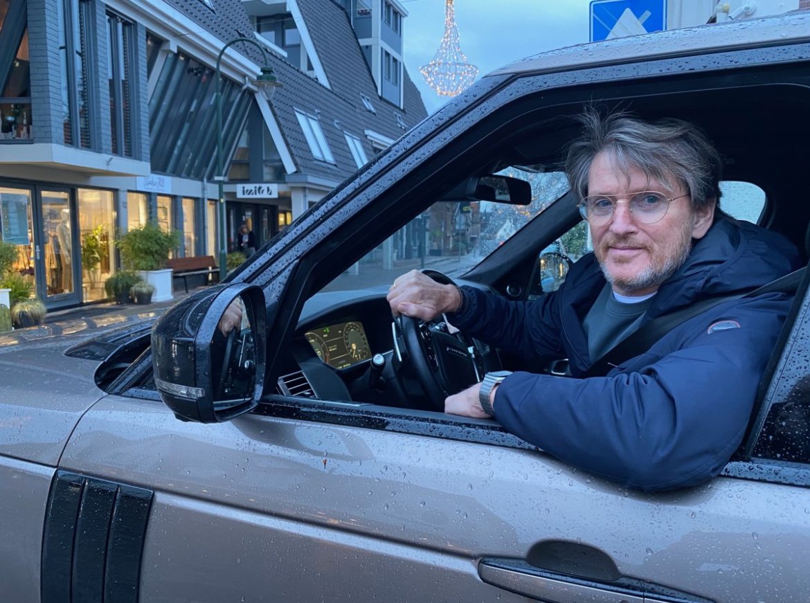 Larense treinfanaat Erik de Zwart start petitie voor behoud tv-programma Rail Away en wil digitaal kanaal over treinen