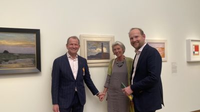 Een Mondriaan en een lintje voor afscheidnemende museumdirecteur Jan Rudolph de Lorm 