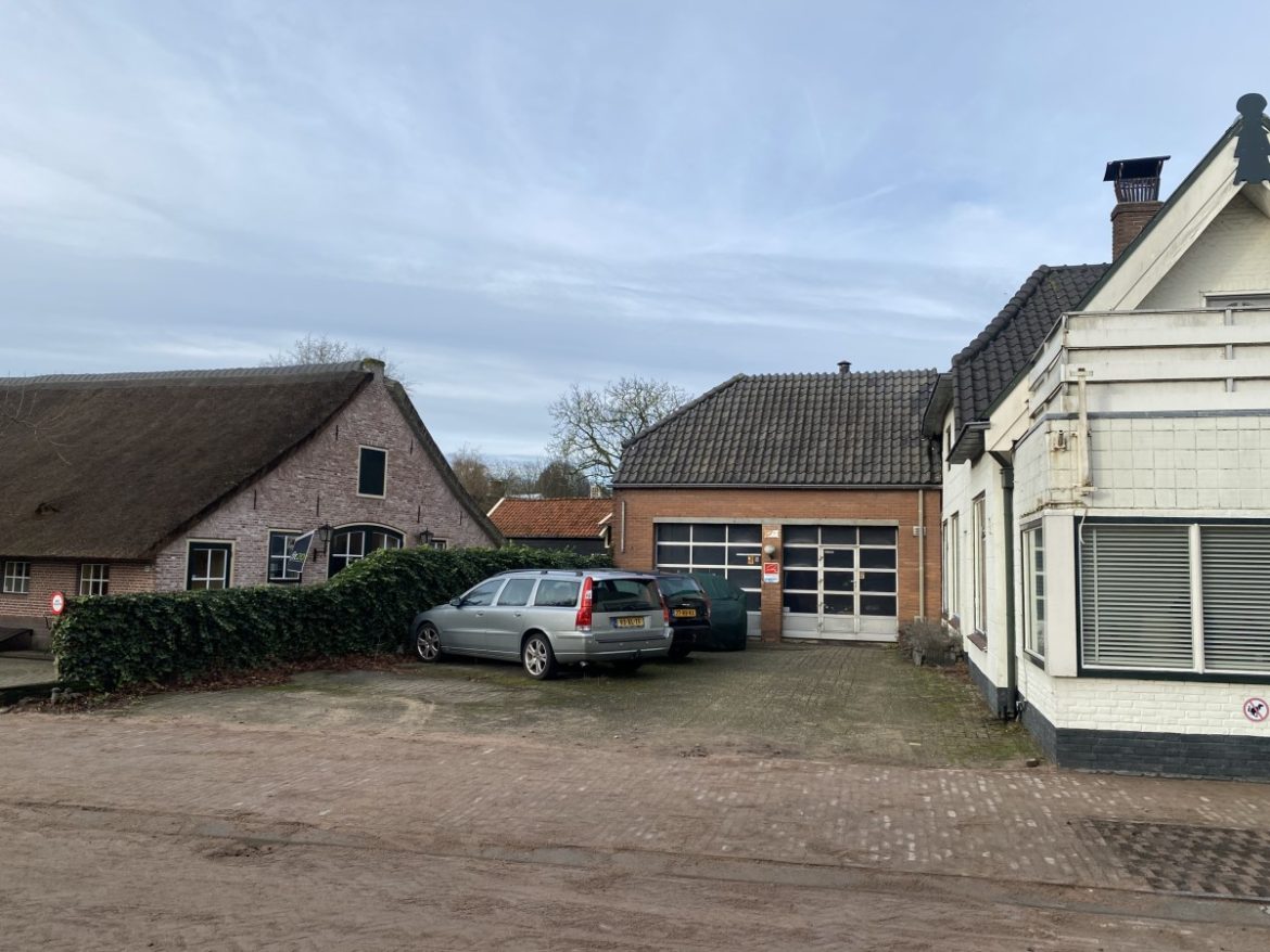 Garage Bouwman ( Sint Janstraat) wordt verbouwd tot 8 woningen