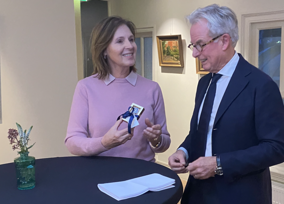 Elsemieke Havenga ontvangt eerste Coeswaerde Prijs