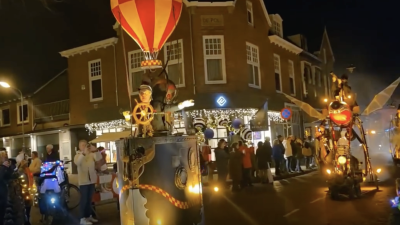 (video) Lichtjesavondparade door Joke Kok