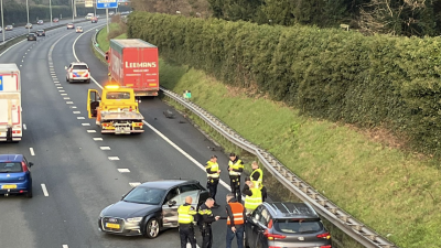 Veel file door botsing op de A1 bij Laren [update]