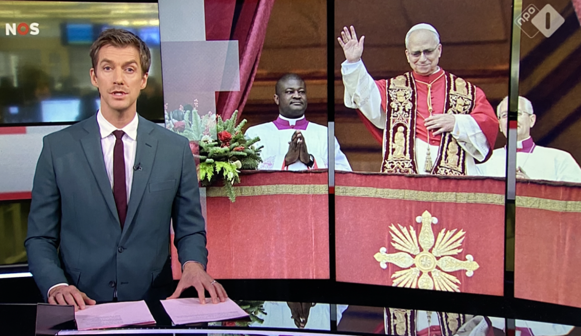 Eerste Urbi et orbi van paus Leo