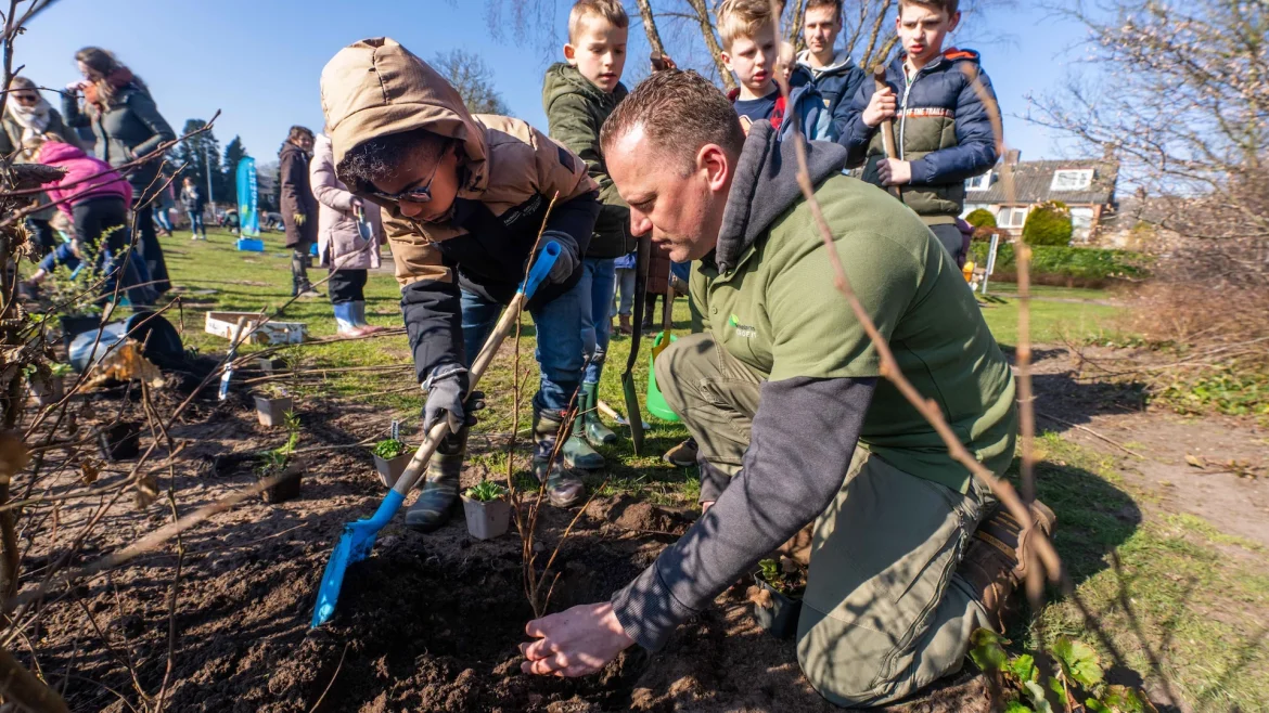 Oranje Fonds zoekt duizenden vrijwilligers voor NLdoet
