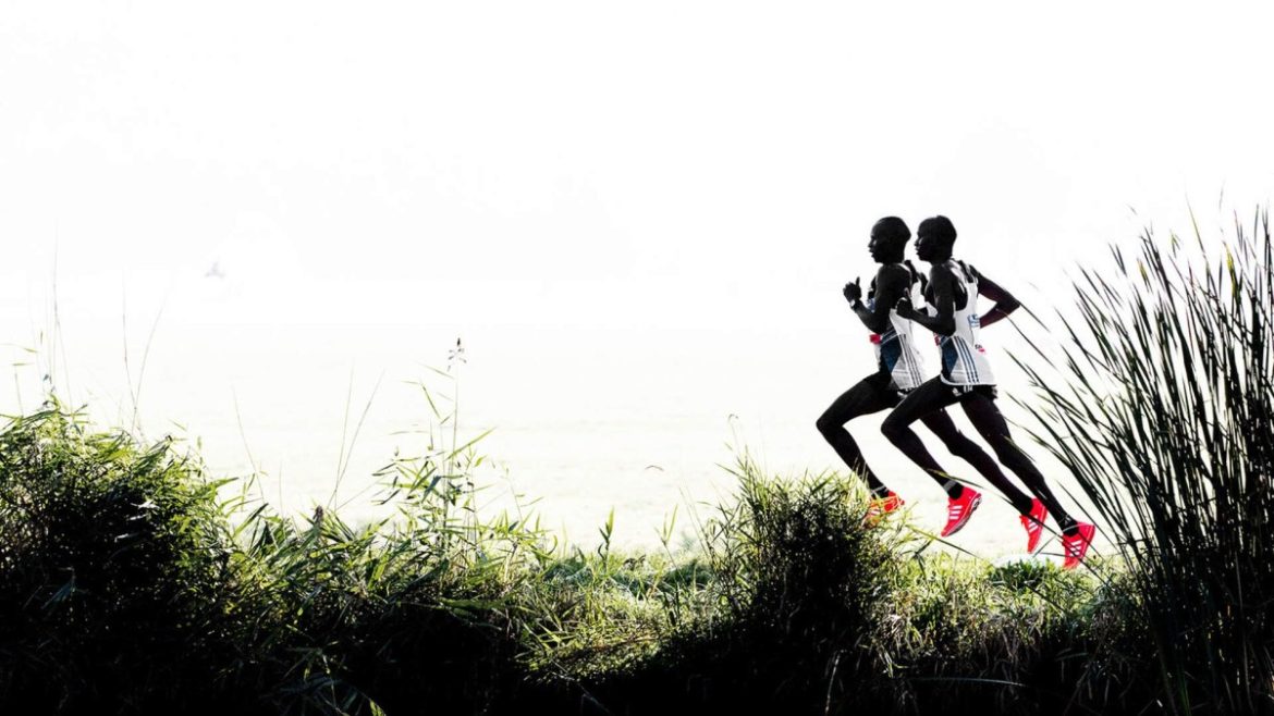 Klaas Jan van der Weij maakt van elke sportfoto kunst: zijn mooiste werk is in Laren te zien