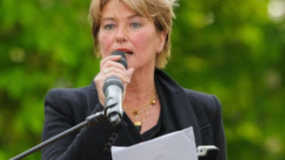 Raadslid Désirée Niekus stopt met eigen partij en sluit zich aan bij Larens Behoud: