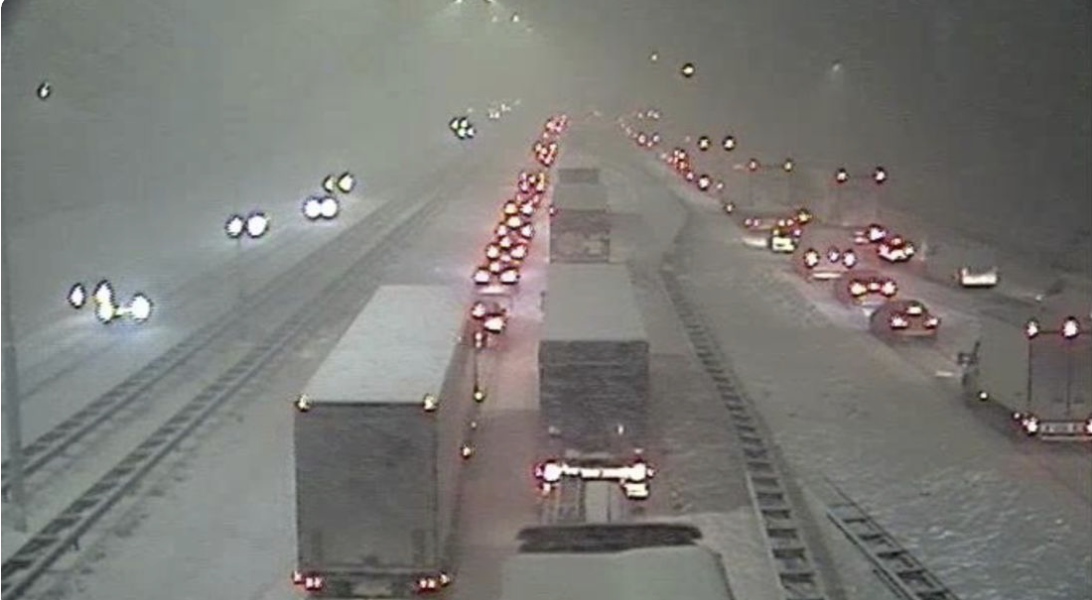 Rijkswaterstaat: Ga in regio Utrecht niet de weg op!