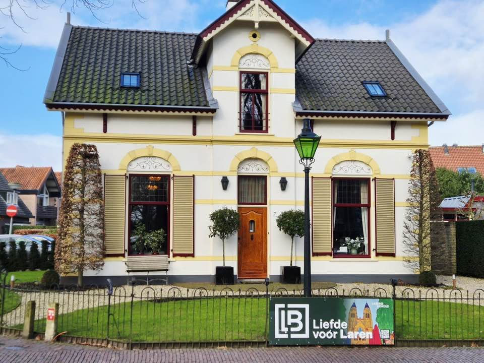 Verkiezingsbord vermist. Camera registreert meename!