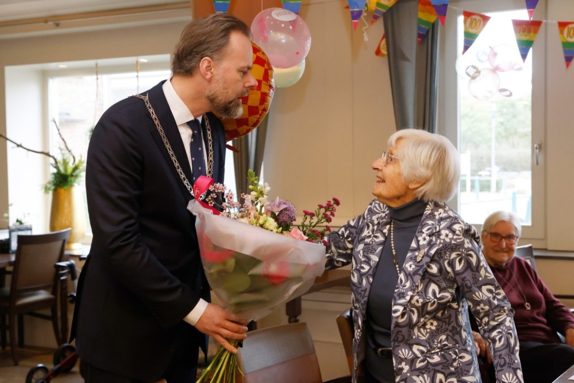 Gefeliciteerd mevrouw Ruitenbeek-de Ruijgt