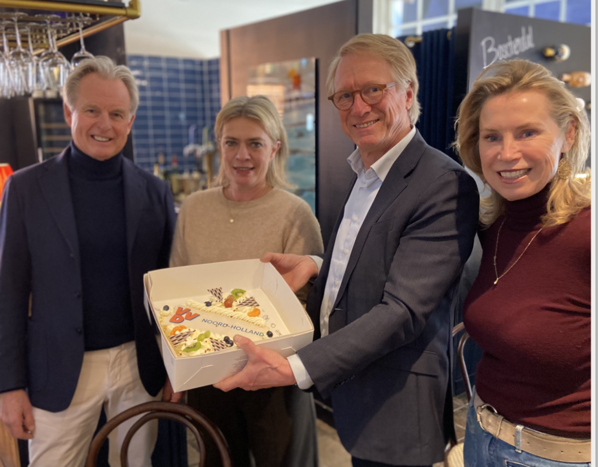 VVD Laren zet ondernemers Magasine in het zonnetje op Valentijnsdag 2026.