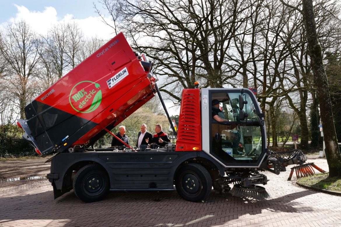 Laren verduurzaamt straatreiniging en onkruidbeheersing
