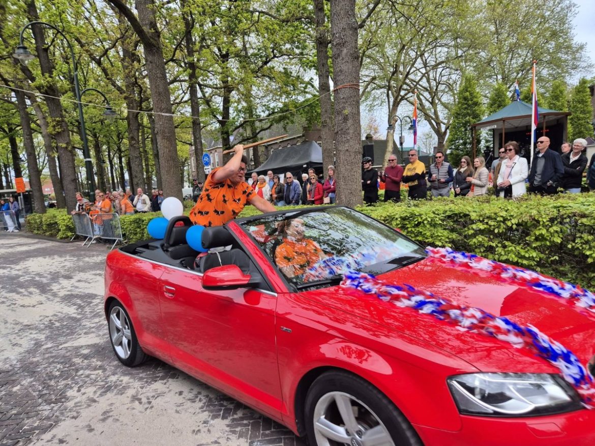 Gooiser wordt het niet: ringsteken voor vrouwen in een cabrio. ’Gas op die lolly!’