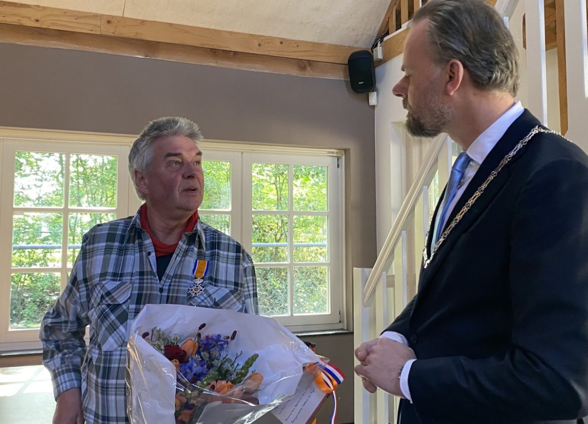 Gemeente Laren reikt Koninklijke Onderscheidingen uit