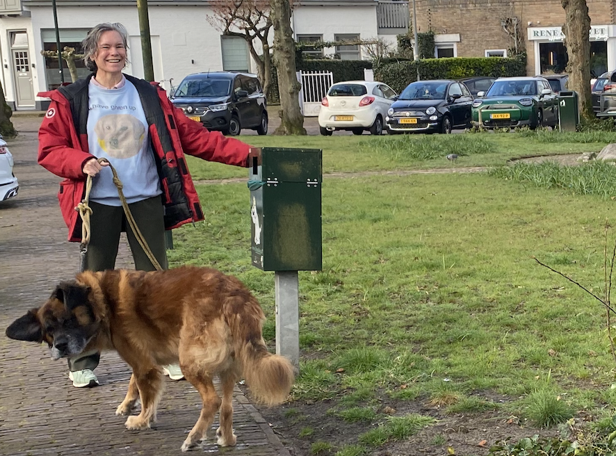 Laren draait besluit terug: gratis hondenpoepzakjes blijven toch