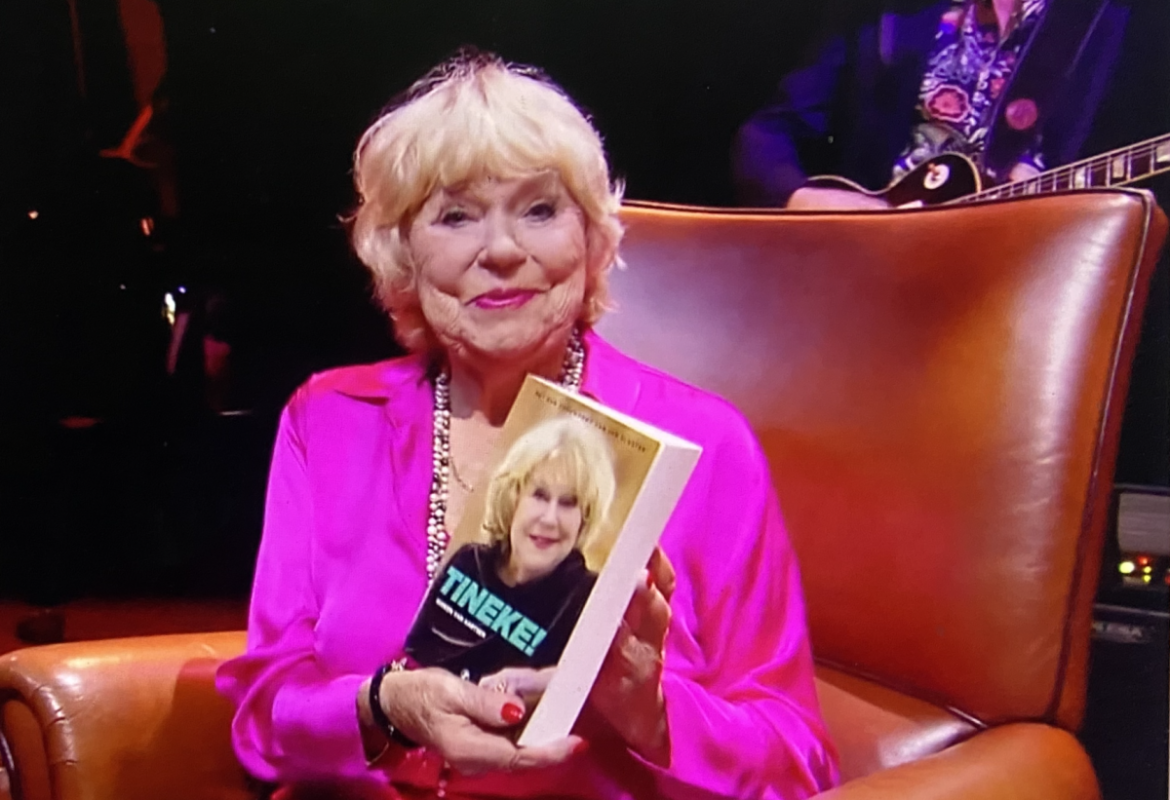 Biografie Tineke (84) gepresenteerd in Rosa Spier Huis