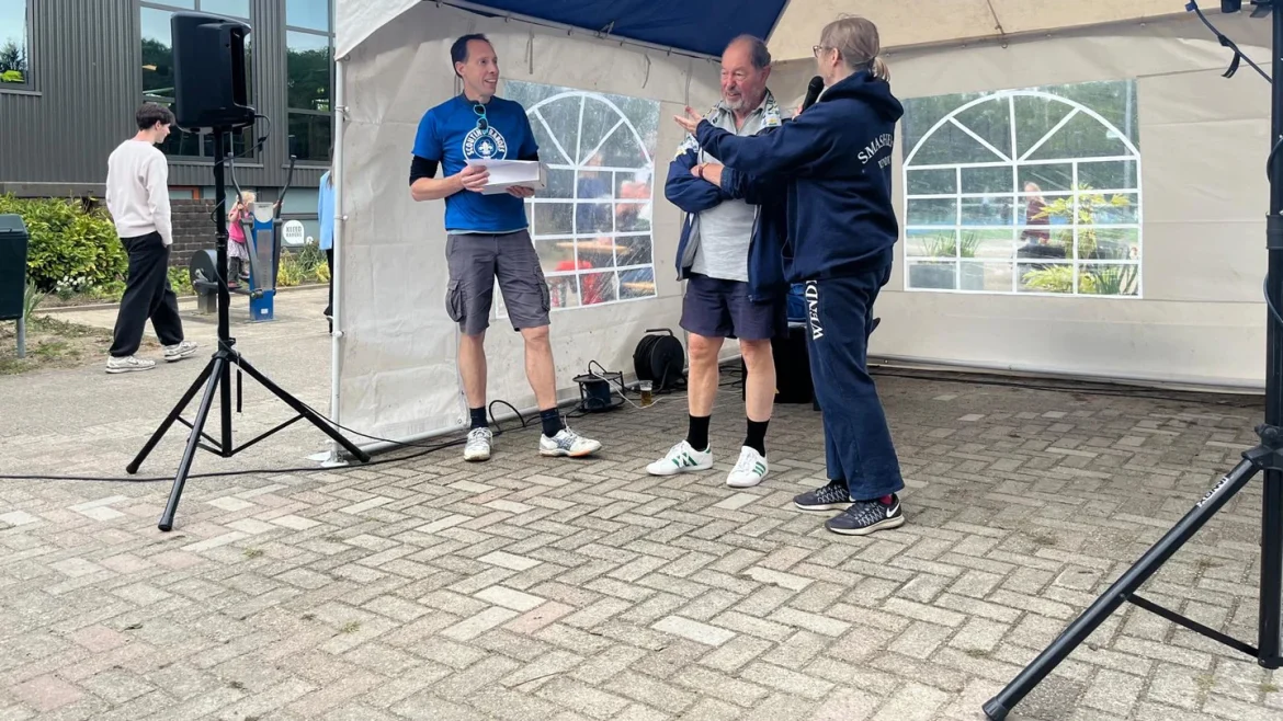 Jan Smit: oprichter volleybaltoernooi Laren benoemd tot erelid