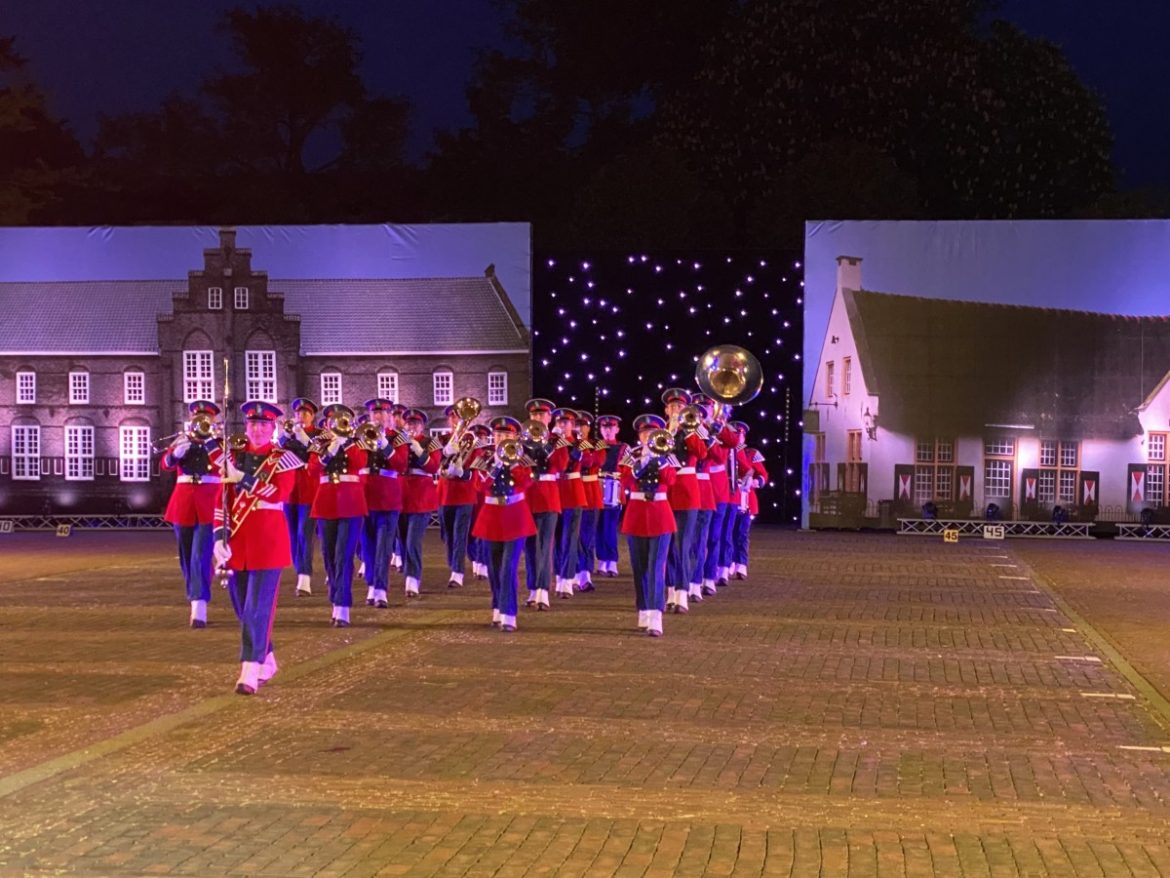 G&E: Jubilerende drum- en showband MCC pakt groots uit met muzikale show op kermisterrein Laren 