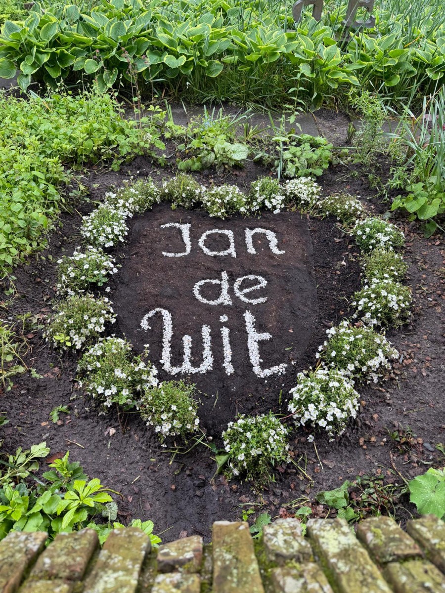Eerbetoon van Brinkhuis medewerkers aan hun collega-vrijwilliger Jan de Wit