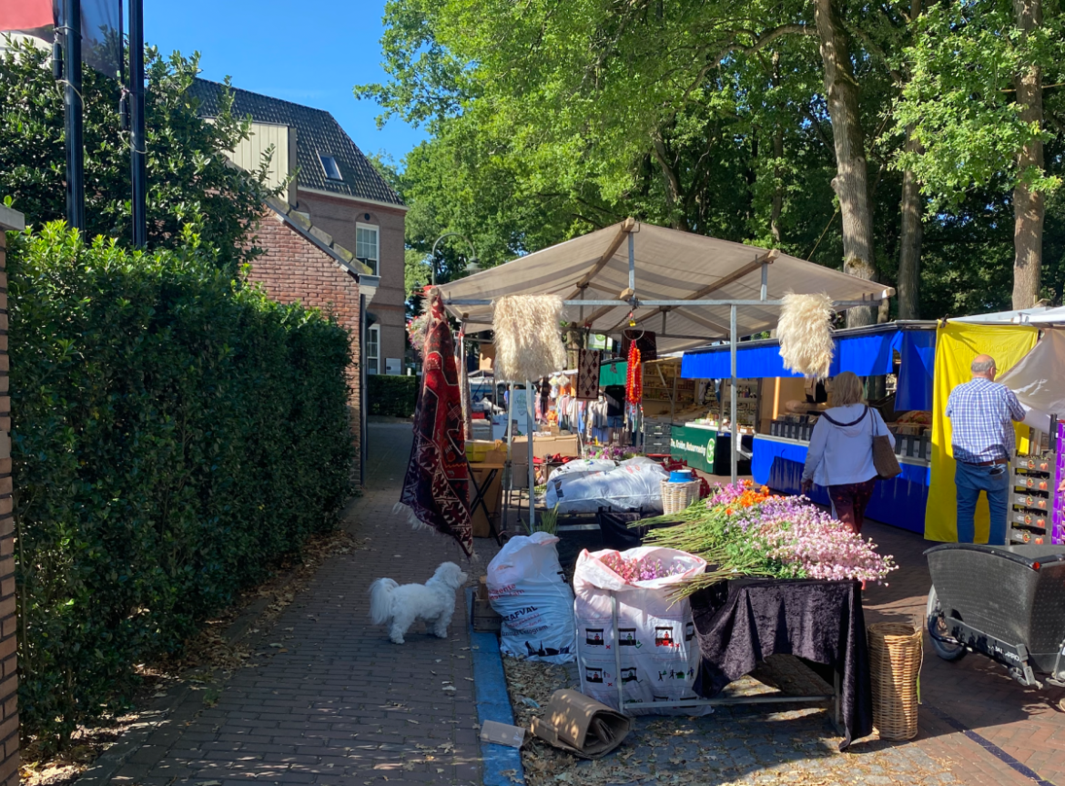Weekmarkt vandaag  voor Brinkhuis – De Rijt.