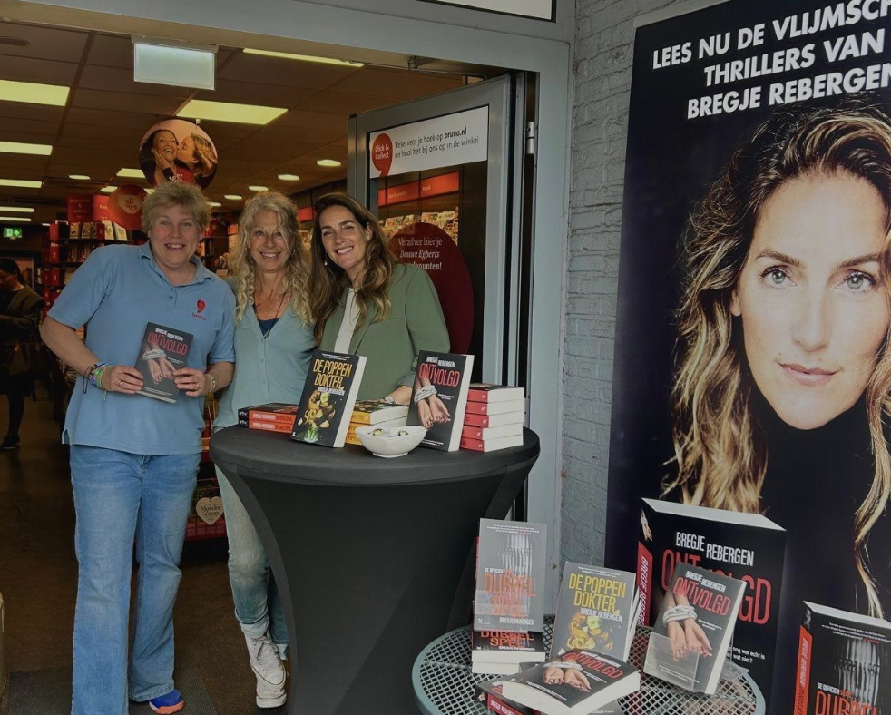 Boekpresentatie van de derde misdaad thriller van Bregje Rebergen bij Larense Bruna