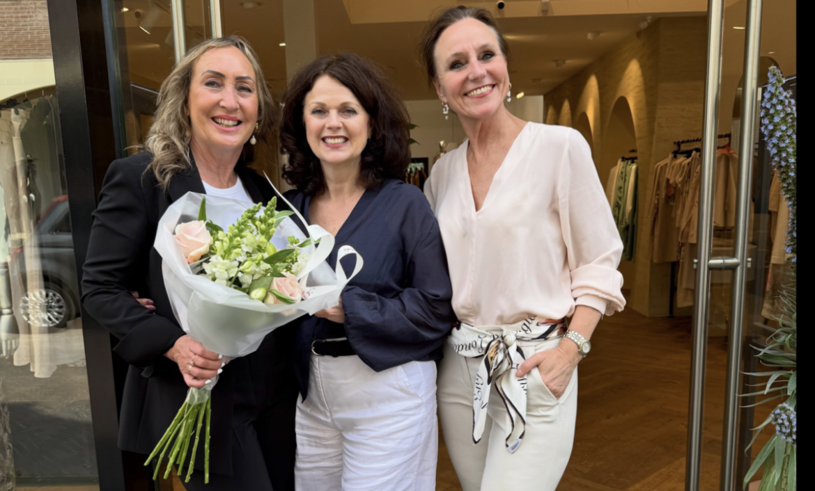 Nieuw in Laren! Riani!