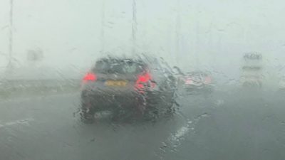 AD: Hagelstenen van 2 centimeter, onweer en windstoten tot 70 kilometer per uur: het wordt flink onstuimig