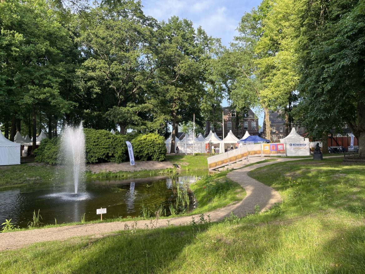 Gratis toegang op deze gezellige kunstbeurs op de Larense Brink