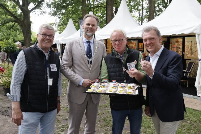 30 ste editie ‘Art Laren’ door burgemeester Robert van Rijn feestelijk geopend