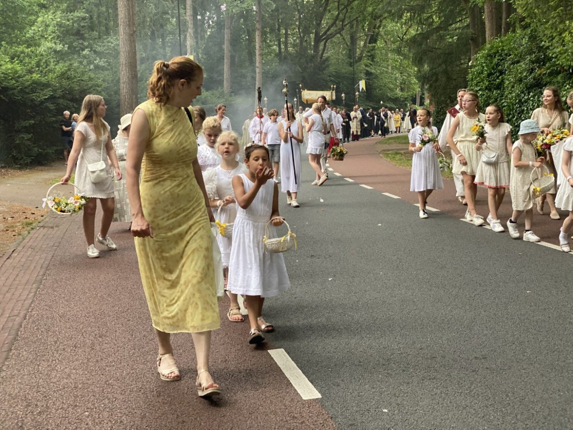 Uitnodiging tot deelname aan de Sint Jansprocessie