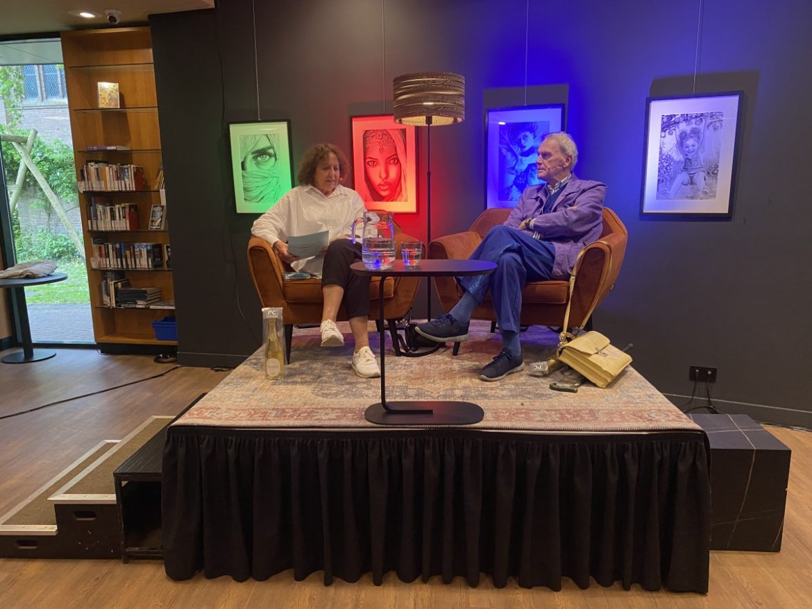 Adriaan van Dis te gast in overvol Brinkhuis