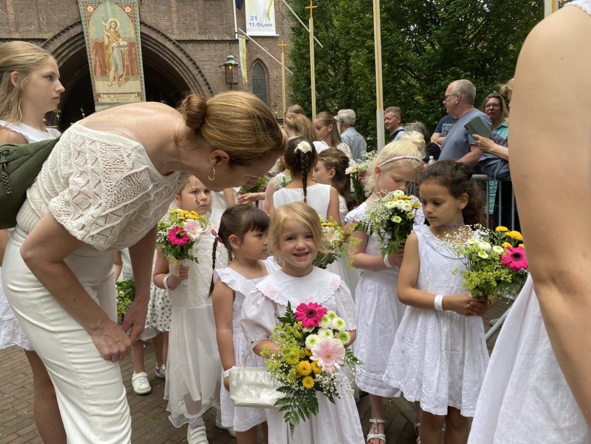 G&E: Laren maakt ruim baan voor zijn beroemde processie