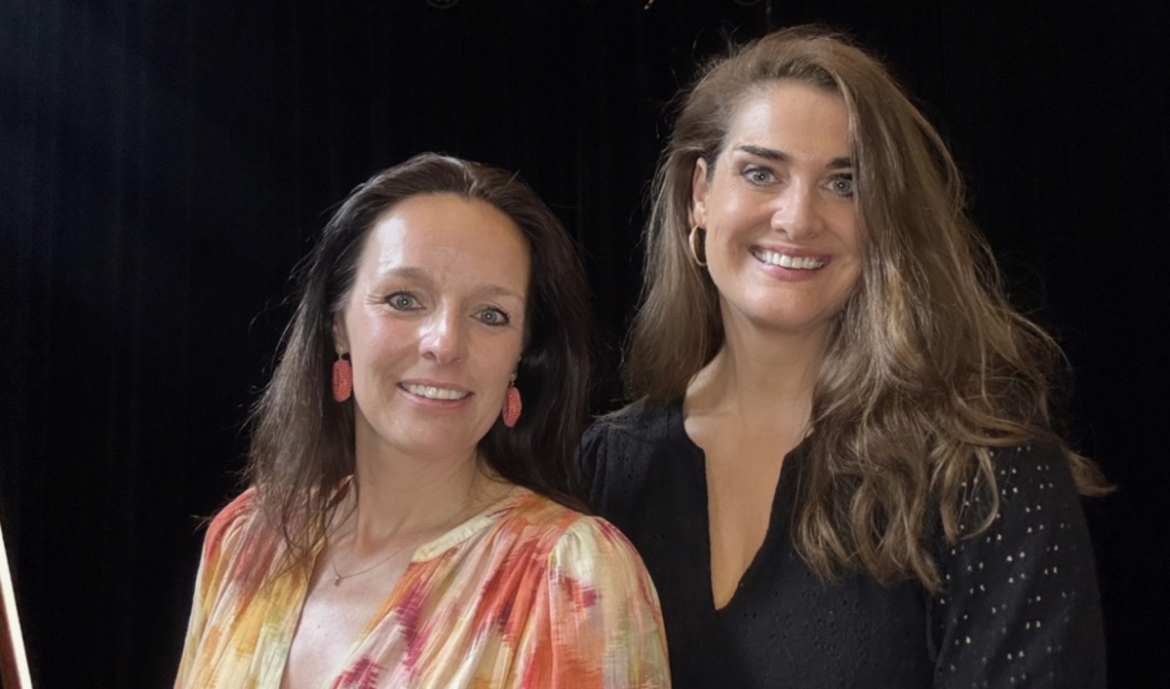 Van klassenborrel naar Brinkhuis: twee Larense musici brengen samen voorstelling -4 juli-in eigen dorp