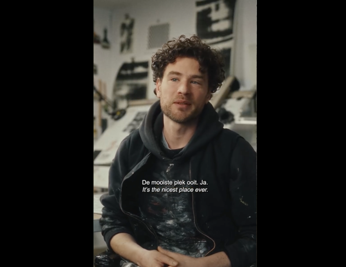Meet Vincent de Boer, een kunstenaar met wortels in de kalligrafie.