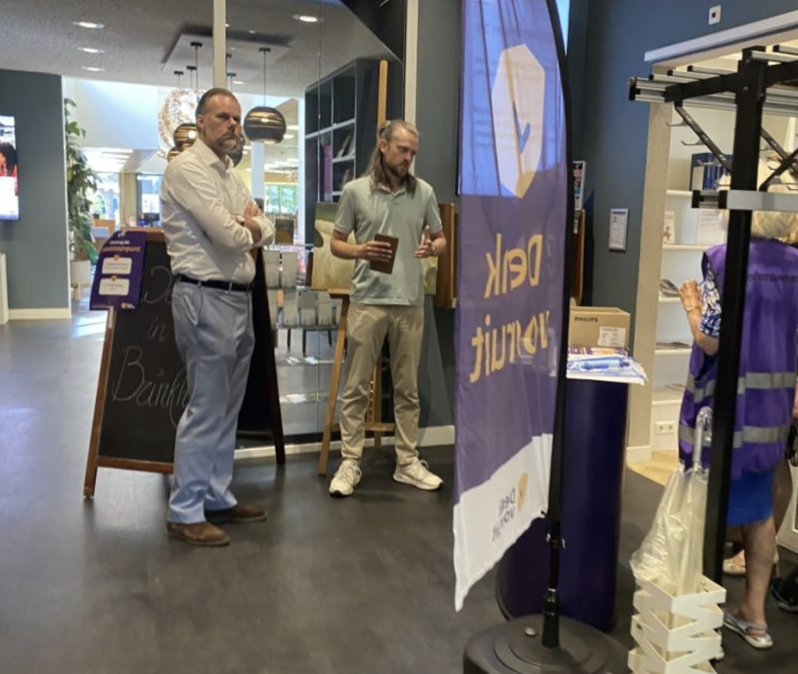 In het Brinkhuis in Laren is de oefening met het noodsteunpunt gestart.