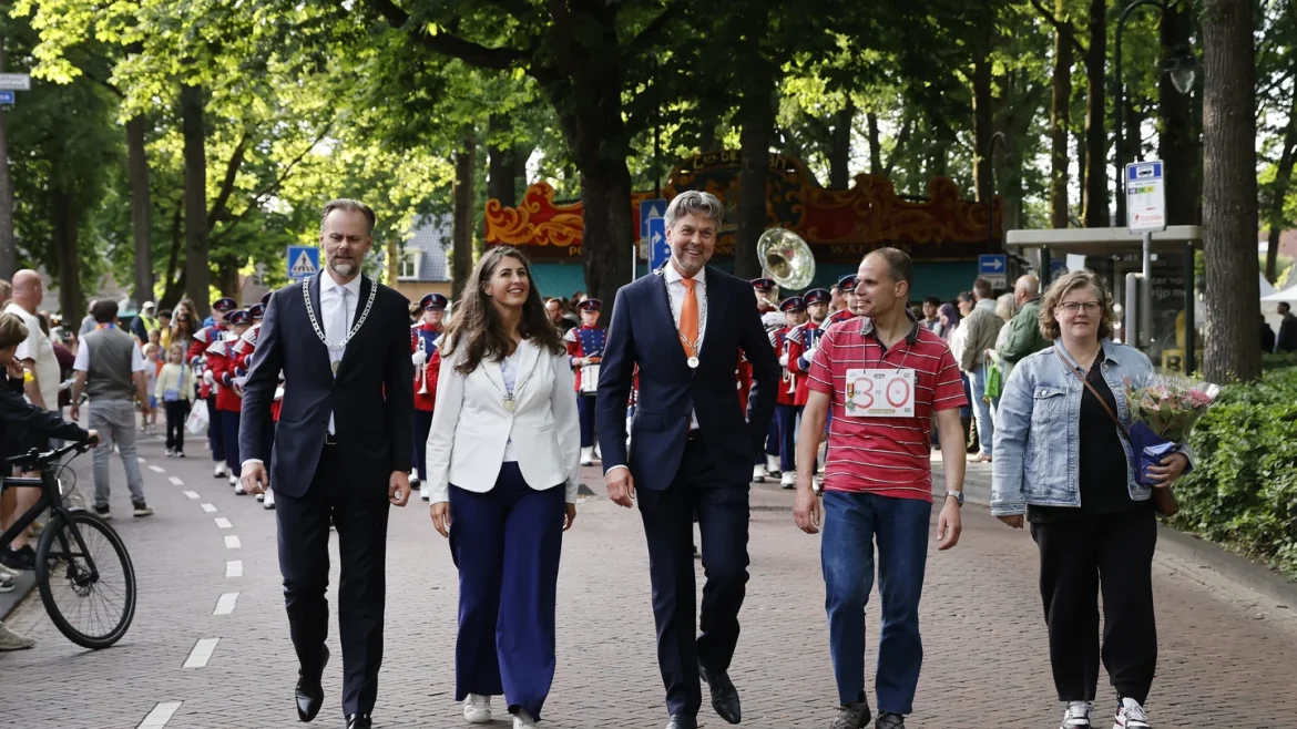 Feestelijke afsluiting Avondvierdaagse trekt honderden wandelaars