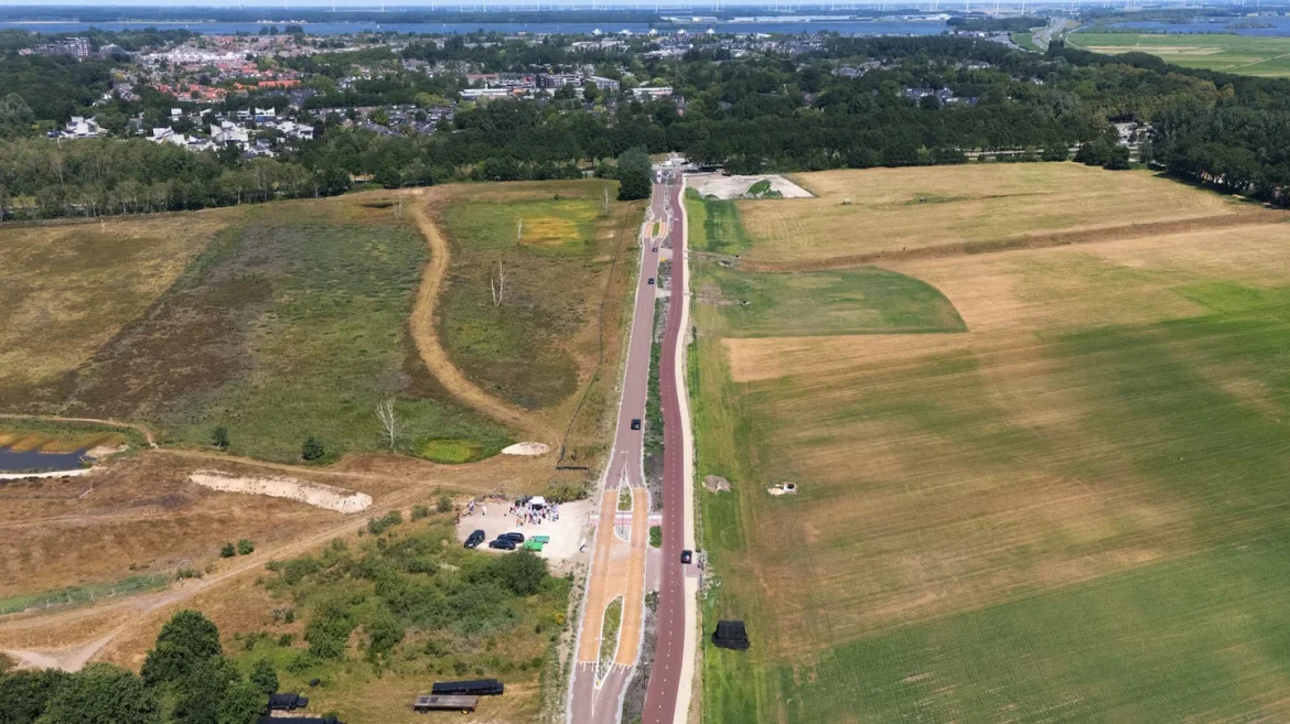 Wethouder opent vernieuwde Blaricumse ‘Burgemeester Le Coultredreef’
