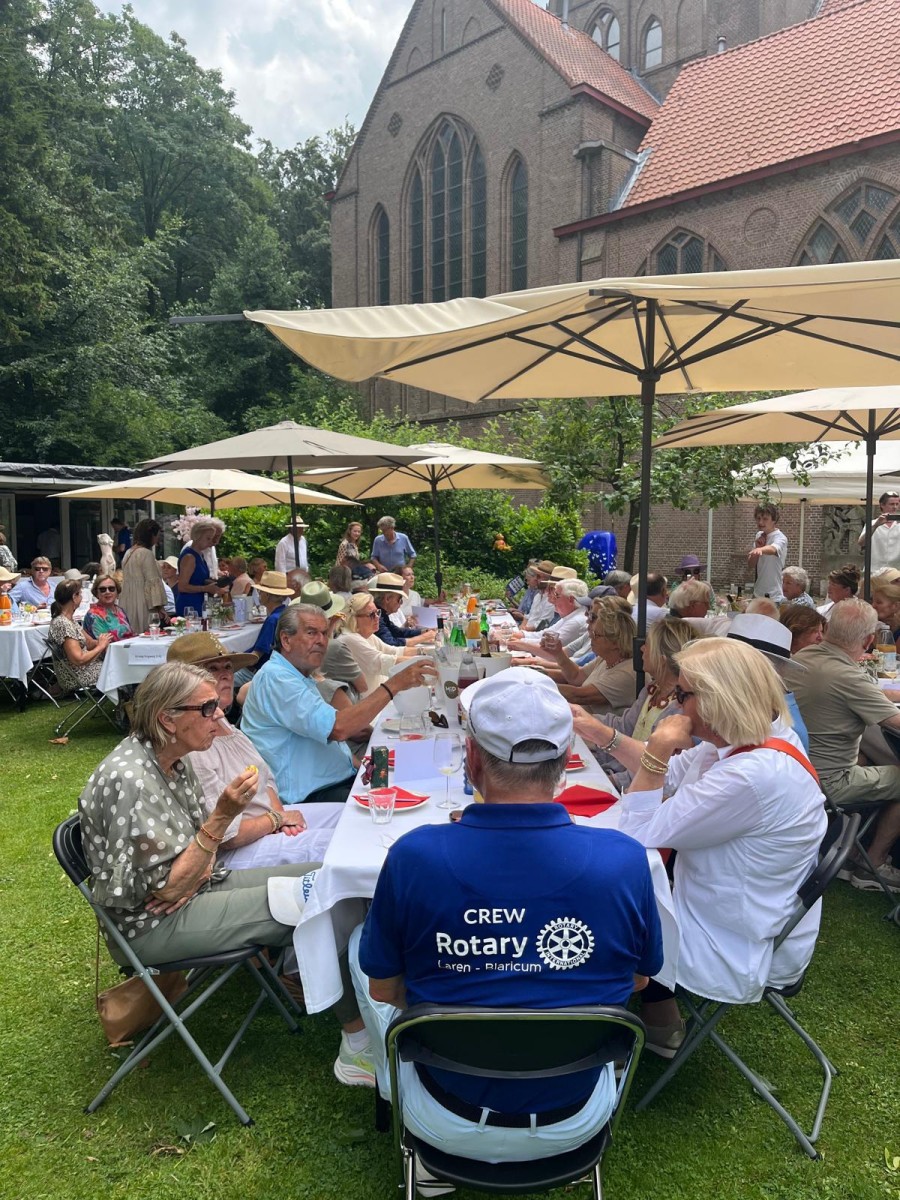 Dorpslunch Laren brengt prachtige € 6.000 op voor muziekeducatie